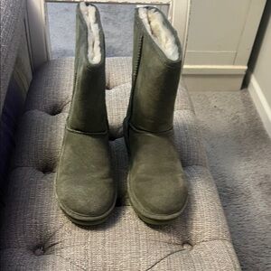 BearPaw Olive Winter Boots